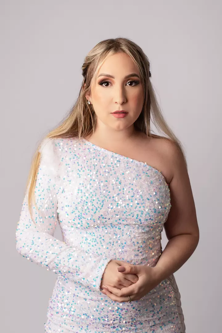 Susanne Stersi estreia no pagode com seu novo single “Melhor Caminho”